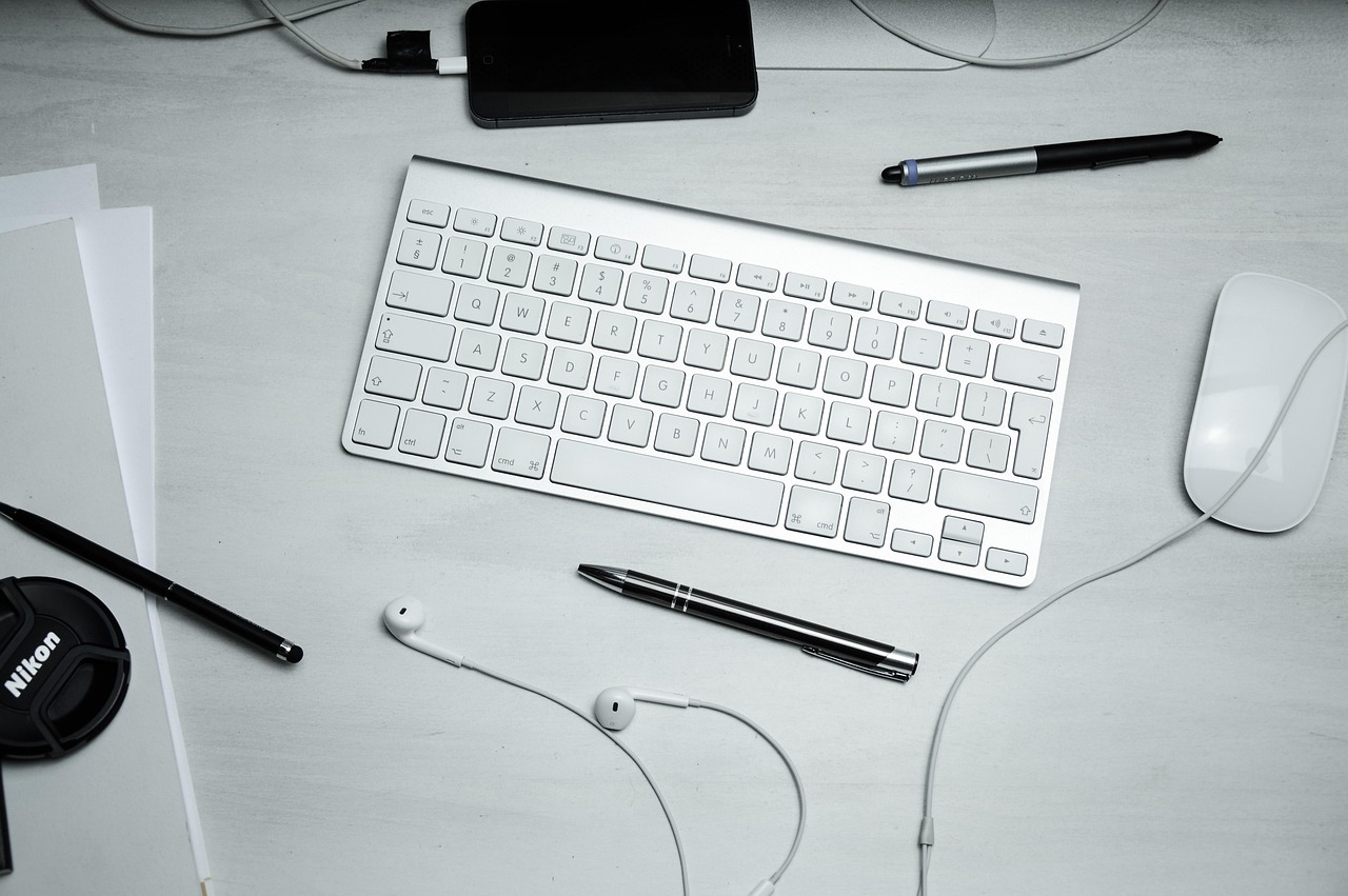 Decluttering Your Digital Workspace: A Guide for Remote Workers